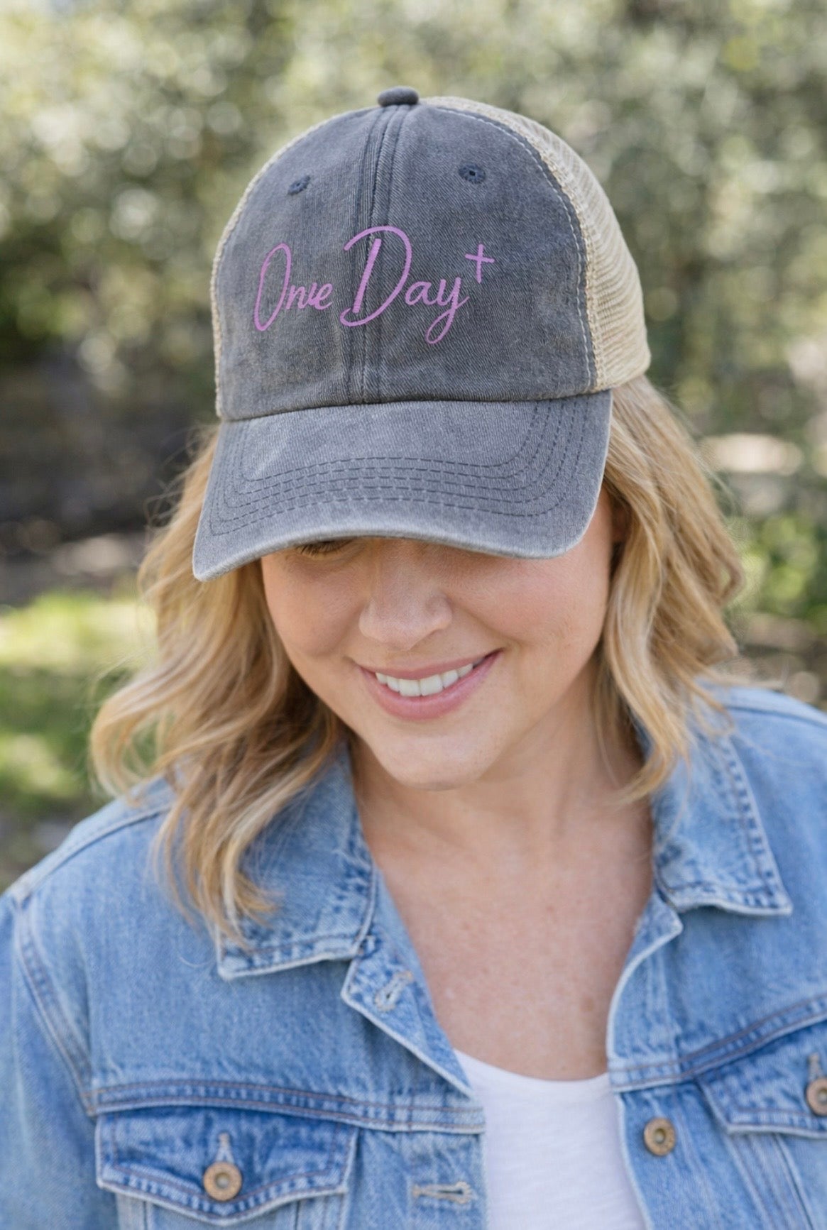 One Day+ Mesh Hat – Gray