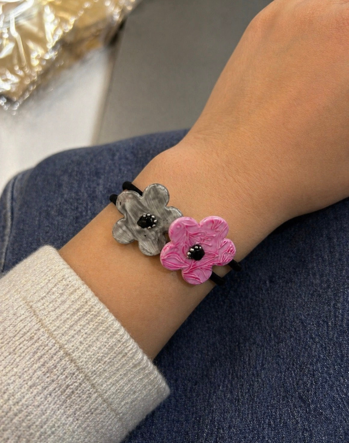 Clay Flower Bracelet Set – Gray & Pink
